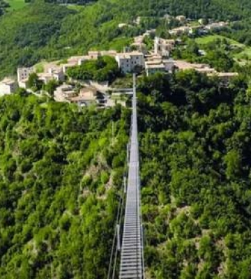 На висоті 175 метрів: в Італії відкрився найвищий міст у Європі – запаморочливі кадри