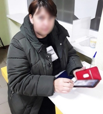 За привласнення півмільйона гривень судитимуть співробітницю пошти