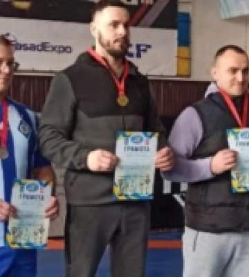 Волинські рятувальники у Луцьку стали першими на чемпіонаті з гирьового спорту