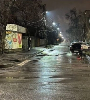 В центре Мелитополя водитель на иномарке таранил авто и скрылся