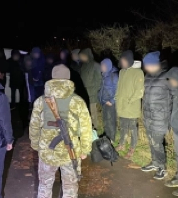 На Закарпатті 16 чоловіків хотіли перетнути кордон за 111,5 тисяч доларів