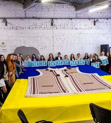 На Дніпропетровщині презентували найбільший святковий кептар в Україні