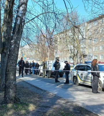 В Житомире местные жители сообщили о звуках выстрелов, мужчина получил ранение