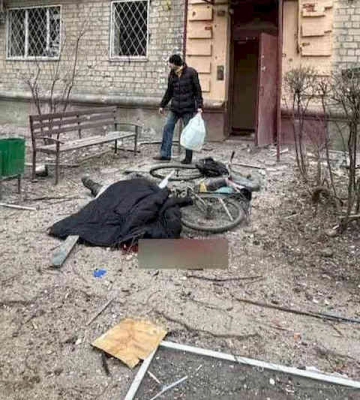 Росіяни вдарили по житлових будинках мирних харків’ян авіаюомбами