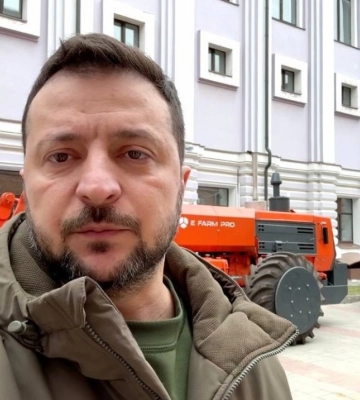 У межах робочої поїздки на Сумщину Зеленський відвідав розташування 117-ї окремої бригади ТрО
