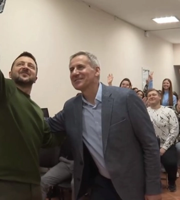 В Сумах Зеленский встретился со студентами