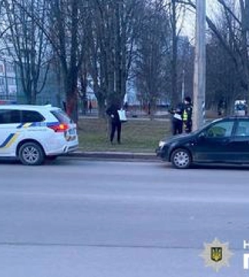 У Полтаві легковик збив жінку на нерегульованому пішохідному переході