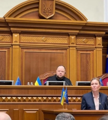 До Києва приїхала французька делегація. У Раді виступила голова Національної асамблеї Франції