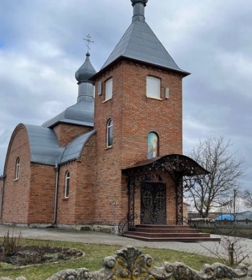 В окупації продовжував богослужіння українською. Священник із Запоріжжя переїхав на Волинь