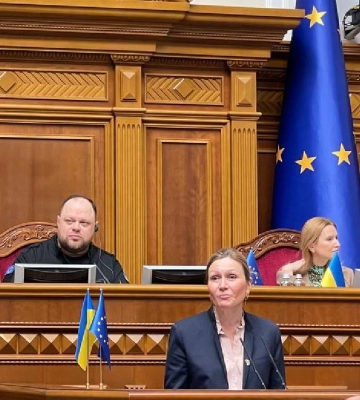 До Києва приїхала французька делегація. У Раді виступила голова Національної асамблеї Франції