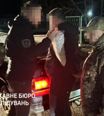 Торгували «білими квитками»: на Одещині судитимуть працівника військкомату та правоохоронця
