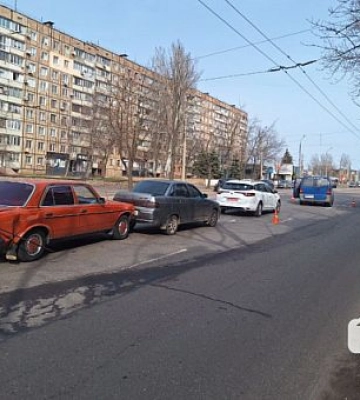 В Кривом Роге произошло ДТП с участием 4 автомобилей