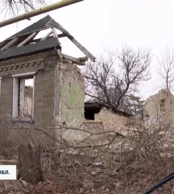 «Все більше і більше «прильотів» по місту»: як виживають місцеві під постійними обстрілами у Часовому Яру (відео)