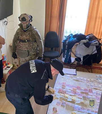 Групу наркоторговців затримали на Ужгородщині: вилучили наркотики та боєприпаси
