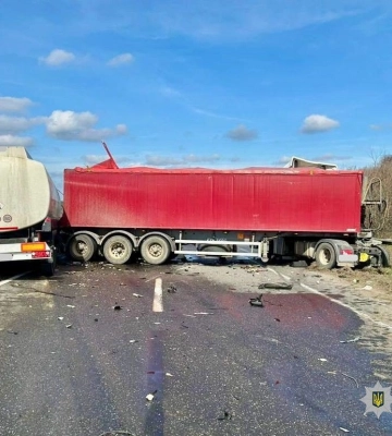 На трасі «Одеса-Київ» трапилася смертельна ДТП за участі двох вантажівок