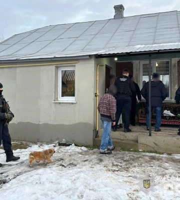 У Луцькому районі викрили 45-річного сутенера з Рівненщини. Фото