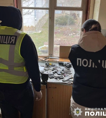 Інтернет-магазин з продажу вогнепальної зброї: поліція Житомирщини викрила студента-зброяра
