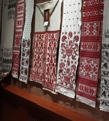 В Івано-Франківську показали близько сотні вишитих рушників з приватної колекції Сіренків