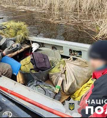 На Полтавщині вилучили понад 400 метрів браконьєрських сіток з Кременчуцького водосховища