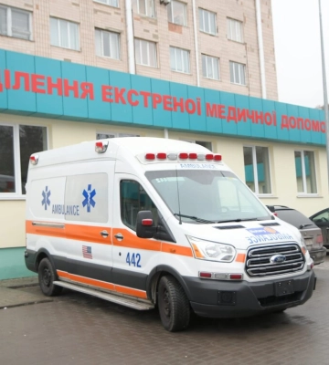 У лікарні Камʼянського від отриманих поранень помер чоловік