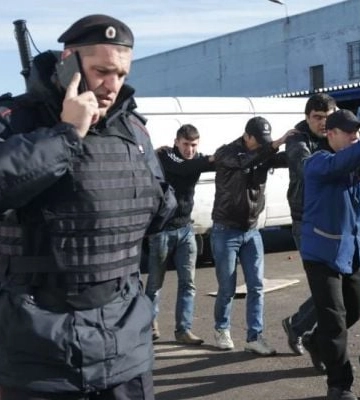 Заробитчанам из Мелитополя приготовиться: в россии началась депортация иностранцев