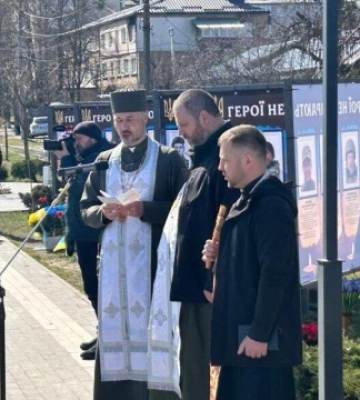 У Гостомелі вшанували пам’ять захисників, які загинули під час звільнення Київщини