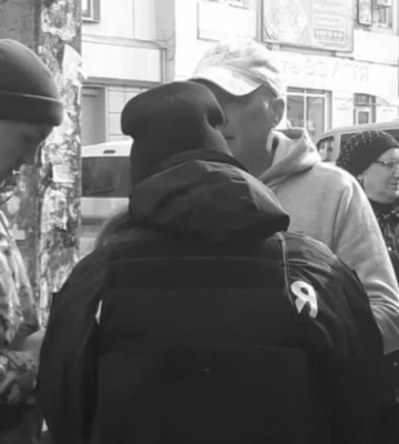 У селі під Хмельницьким група жінок напала на співробітників ТЦК (відео)
