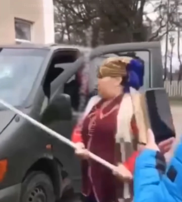 На Хмельниччині місцеві мешканки напали на військових ТЦК й пошкодили автомобіль: триває поліцейська перевірка