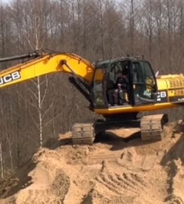 Посилюють оборону: на Волині зводять залізобетонні фортифікаційні споруди (відео)