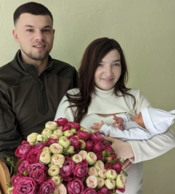 Військовослужбовець з Тернополя забрав сина і дружину з пологового