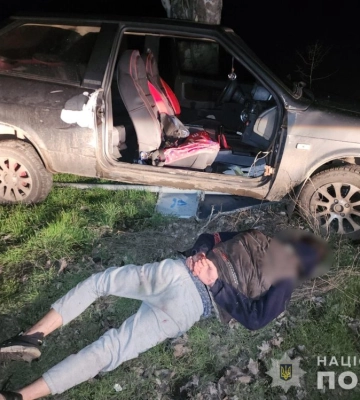 На Дніпропетровщині злодій викрав автомобіль та потрапив спочатку у ДТП, а потім до поліції