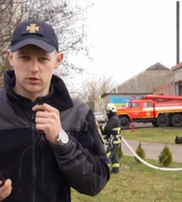 Жартівливо про серйозне: волинські рятувальники розповіли, як швидко закінчується вода у пожежній машині (відео)
