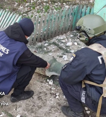 Російські окупанти обстріляли селище у Харківській області: є загиблий та поранений