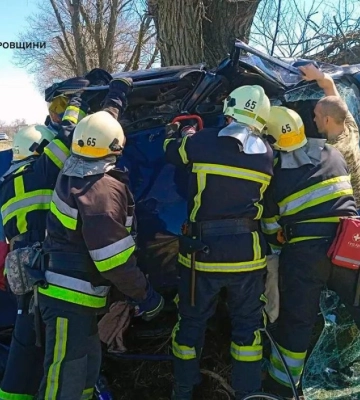 На Дніпропетровщині Toyota злетіла в кювет: водійку ушпиталили
