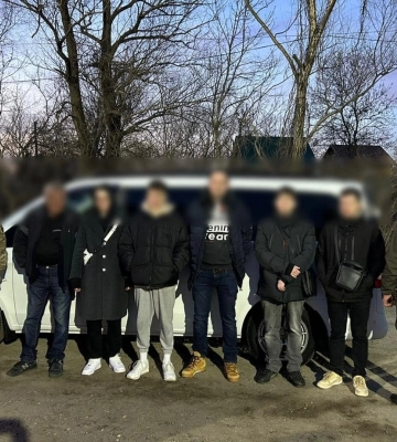 Через Одещину водій мікроавтобуса намагався вивезти до Молдови п&#039;ятьох чоловіків, - ФОТО
