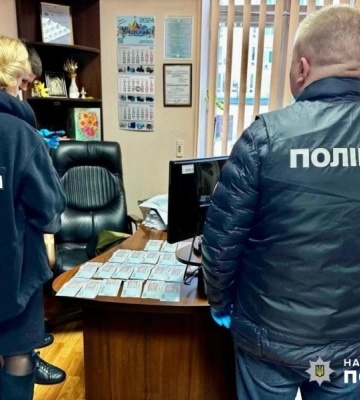 В Одесі посадовицю держпідприємства викрили на хабарництві