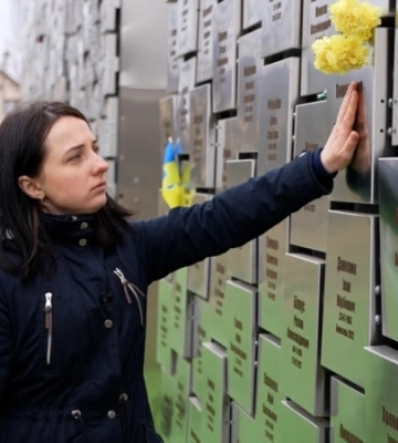 Зеленський у другу річницю звільнення Бучі вшанував загиблих у місті