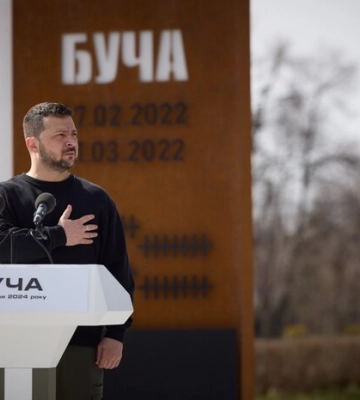 Зеленський у Бучі вшанував пам’ять українців, яких убили російські загарбники під час окупації Київщини
