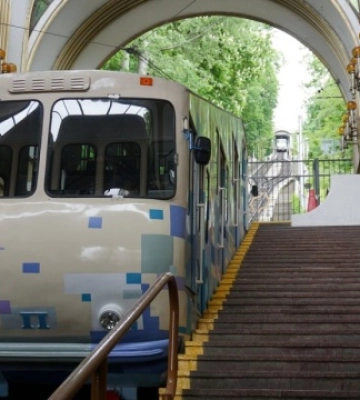 У Києві зупинився рух фунікулера