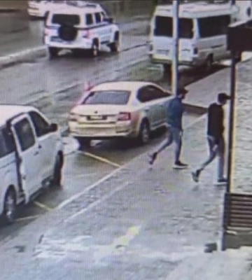 Затолкали в автобус и увезли - в Мелитополе похищение человека попало на камеру (фото, видео)