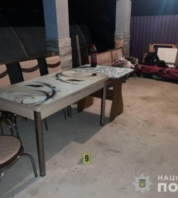 На Ужгородщині поліцейські затримали підозрюваного у нанесенні тяжких тілесних ушкоджень своєму знайомому