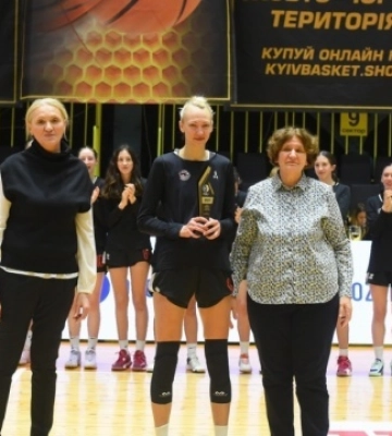 Баскетболістки “Франківськ-Прикарпаття” захистили звання чемпіонок Суперліги (ФОТО)