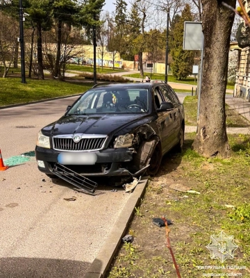 У Львові нетверезий водій скоїв ДТП та втік