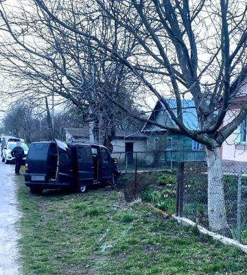 Бабуся з дідусем на Рівненщині сиділи на лавці біля хати – в них влетів п’яний на «бусі»