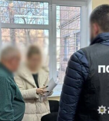 Обіцяв відстрочку за $300: затримано працівника Київського ТЦК під час отримання неправомірної вигоди