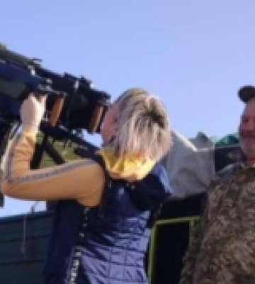 Педагогів у громаді на Рівненщині вчили користуватись зброєю