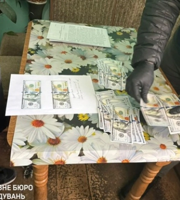 На Львовщине задержали пограничницу-взяточницу