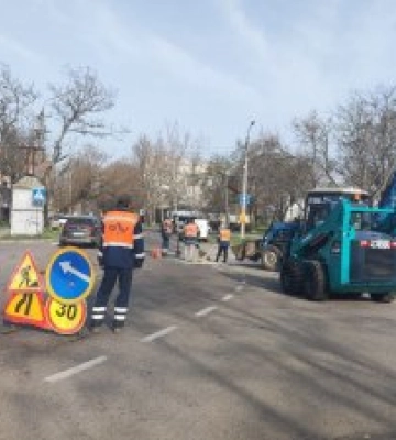 У Миколаєві проходять роботи з ремонту дорожнього покриття