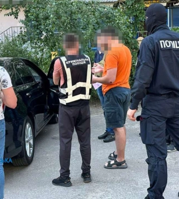Псевдоволонтеры из Днепропетровской области украли более миллиона гривен донатов для военных