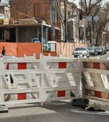 У середмісті Дніпра провалився асфальт: де саме